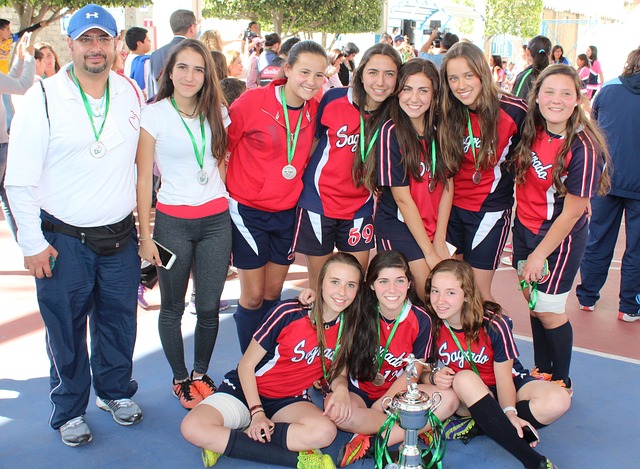 地区和人员 地区和人员